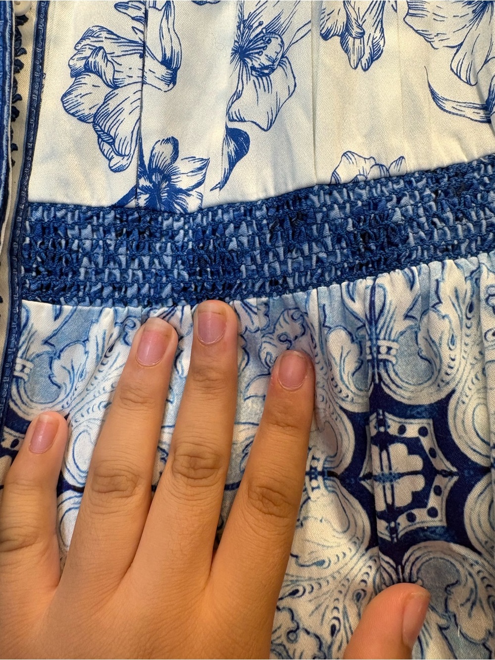 Alice + Olivia Blue and White Printed Tie-Waist Shirt Dress - Picture 2 of 4